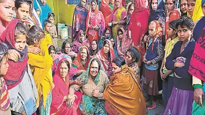 छपरा में शराब से मौत का दावा: मृतकों की संख्या बढ़ कर हुई 15, थाना प्रभारी सस्पेंड, चौकीदार गिरफ्तार