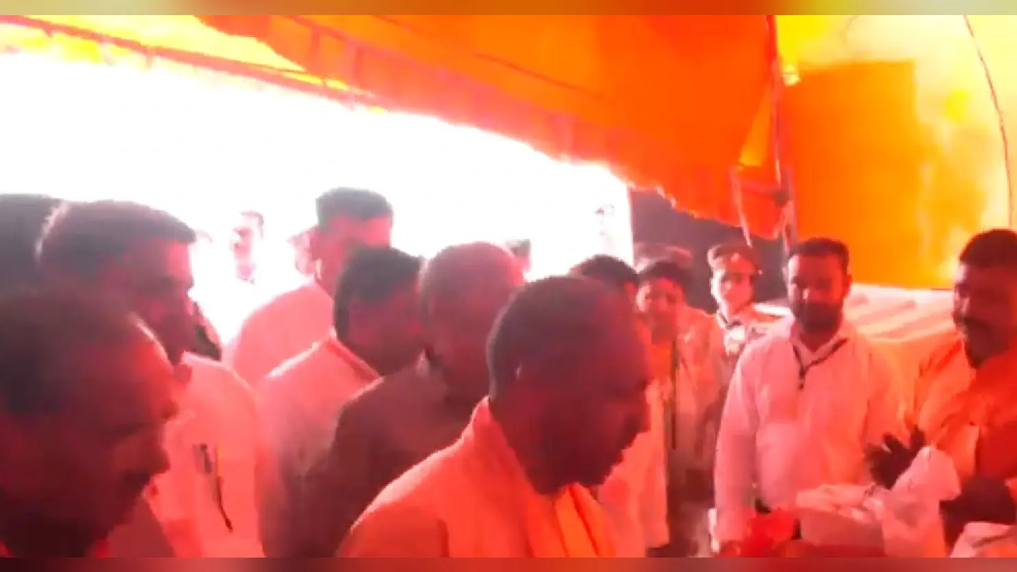 यूपी के 21 जिलों के 721 गांव बाढ़ से प्रभावित , मुख्यमंत्री योगी आदित्यनाथ ने किया हवाई सर्वेक्षण