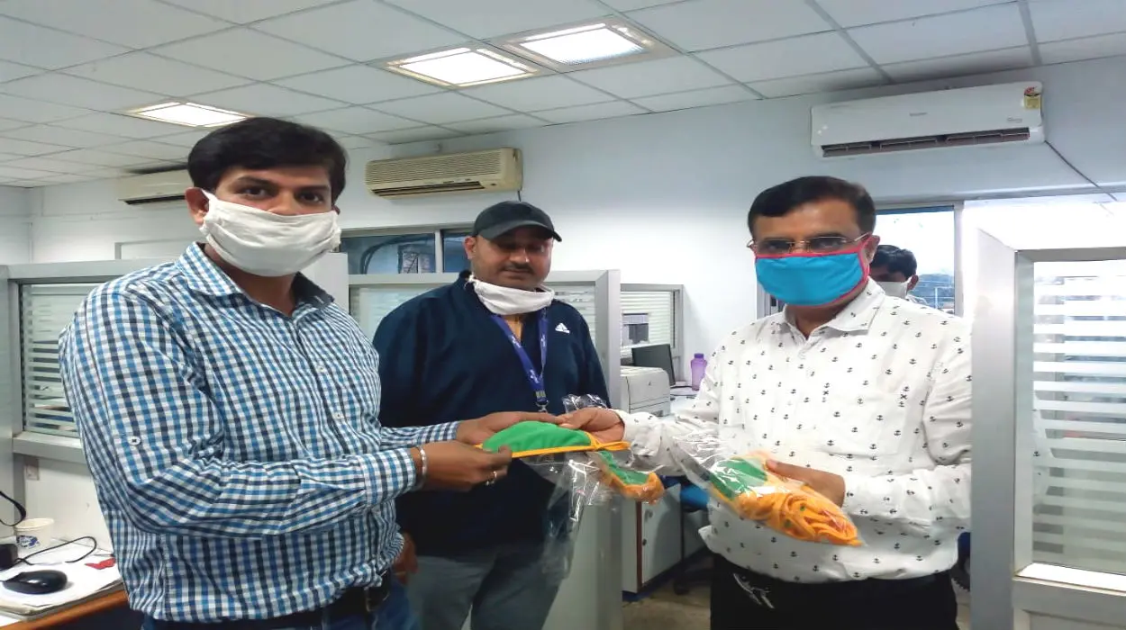 Coronavirus Lockdown के बीच मास्क की कालाबाजारी और मुनाफाखोरी को मात दे रहे झारखंड के ये उद्यमी…