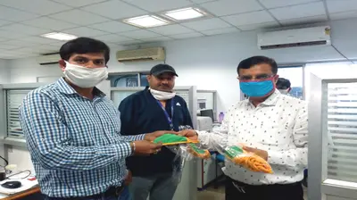 Coronavirus Lockdown के बीच मास्क की कालाबाजारी और मुनाफाखोरी को मात दे रहे झारखंड के ये उद्यमी…