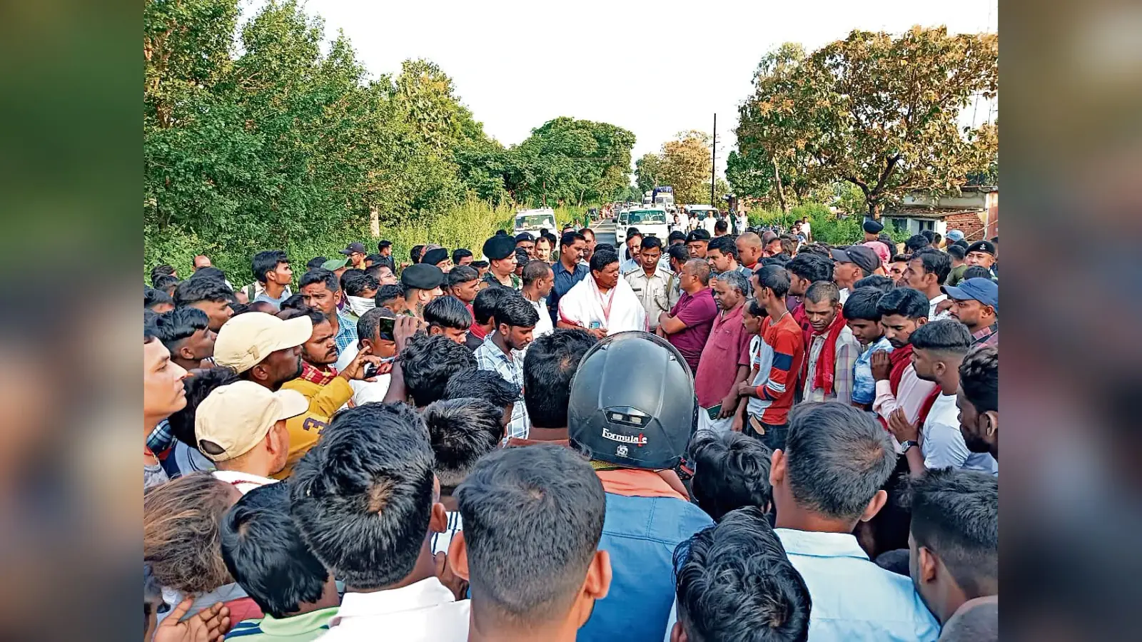सारवां-देवघर एनएच पर सड़क हादसे में दादी-पोते की मौत, गुस्साये लोगों ने की सड़क जाम
