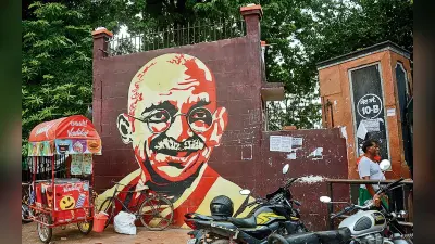 पटना को मधुबनी पेंटिंग के बाद अब अलग-अलग थीम की चित्रकारी से बनाया जा रहा खूबसूरत, आप भी देखें तस्वीरें