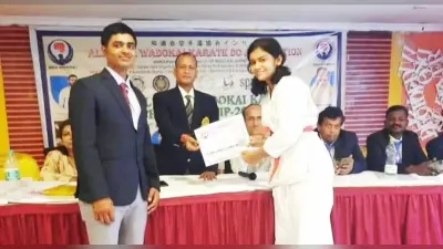 Gold medal: अनन्या ने नेशनल कराटा चैंपियनशिप में जीता स्वर्ण पदक, मदनपुर में जश्न का माहौल