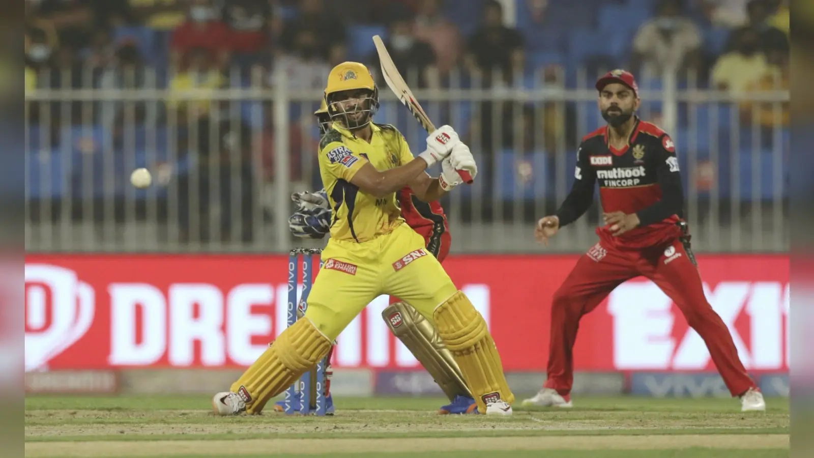 IPL 2021 CSK vs RCB: गायकवाड की फिर विस्फोटक पारी, आरसीबी को हराकर चेन्नई टॉप पर