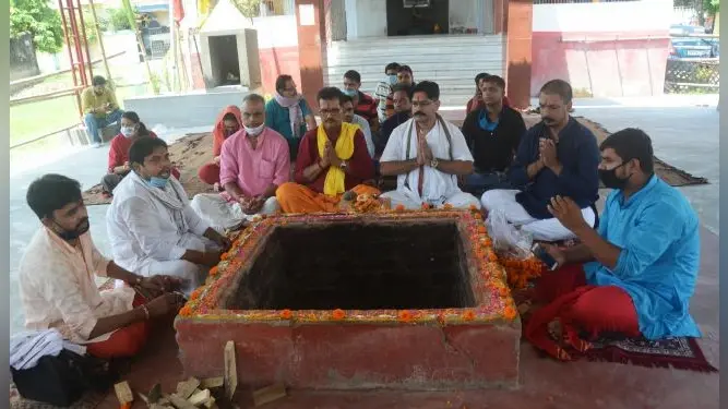 जस्टिस फॉर सुशांत के लिए राजवीनगर में महायज्ञ, शादी का वीडियो साझा कर बहन ने किया भाई को याद