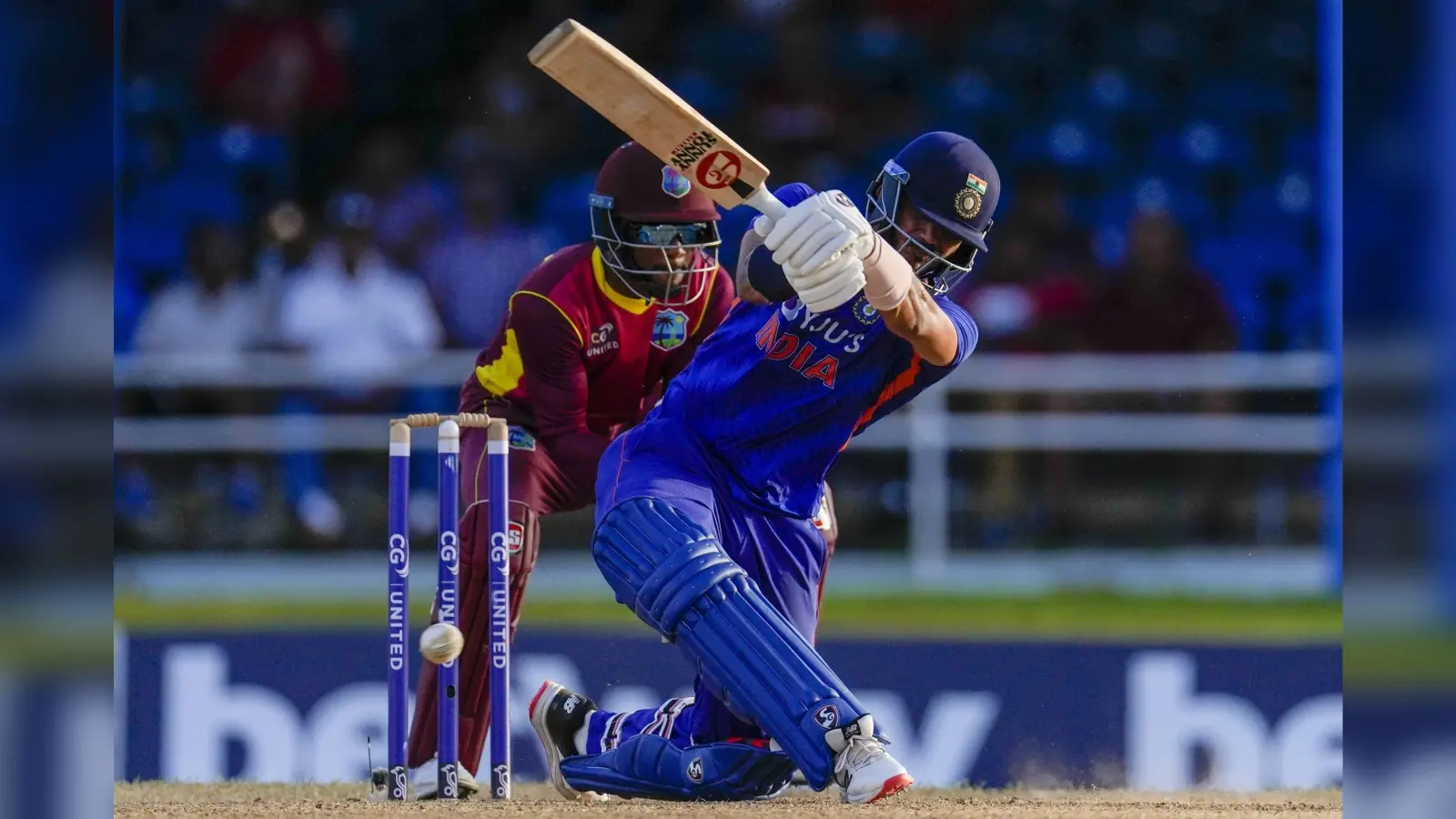 WI vs IND: भारत को जीत के लिए तीन गेंद पर चाहिए थे छह रन, फिर अक्षर पटेल ने किया ऐसा, देखें VIDEO