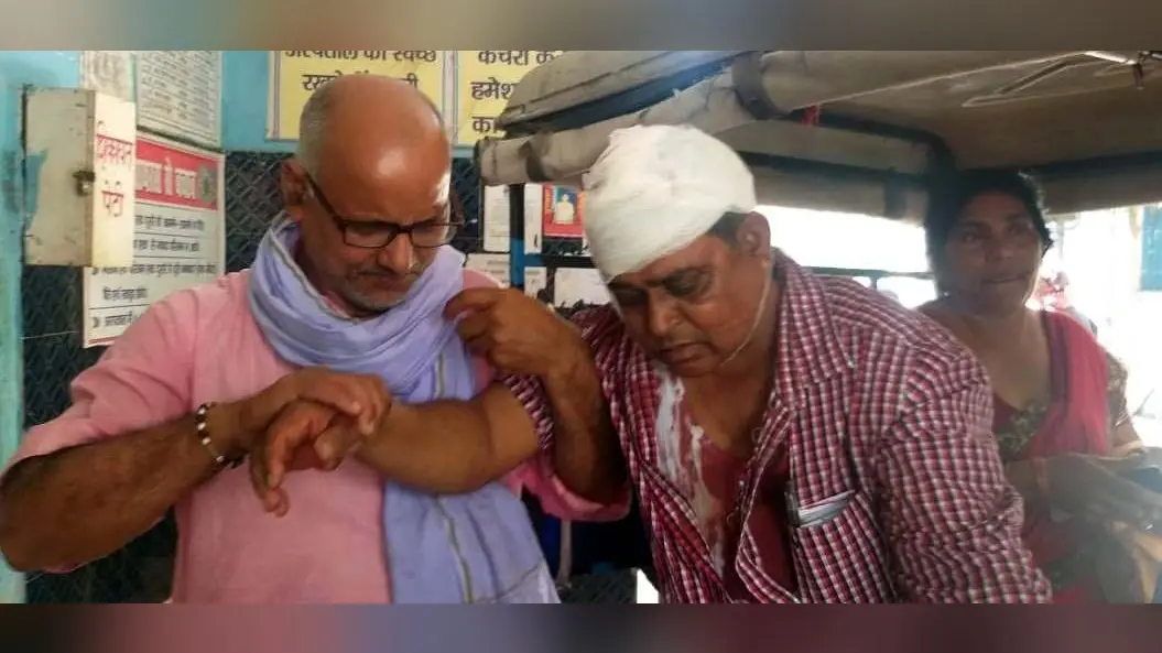 नालंदा में सीओ ने समझाया “स्वच्छता का पाठ” तो पड़ोसियों ने दौड़ा-दौड़ा कर पीटा, पत्नी के साथ भी अभद्र व्यवहार