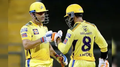 एम एस धोनी ने टीम इंडिया के भविष्य को ध्यान में रखते हुए लिया फैसला, पूर्व पाक गेंदबाज ने कही यह बात