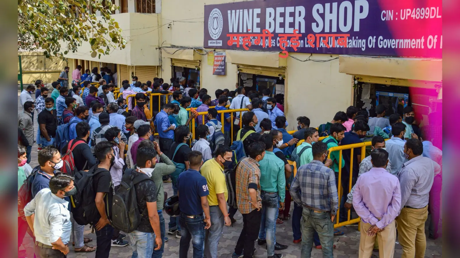 Liquor Expensive : महंगी हुई शराब, बीयर के दाम हुए कम, जानें कितना हो गया रेट
