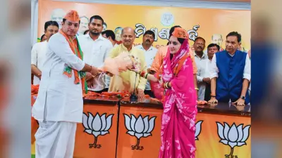 ओडिशा : कालाहांडी से बीजेडी के पूर्व सांसद अर्क केसरी देव पत्नी के साथ बीजेपी में शामिल