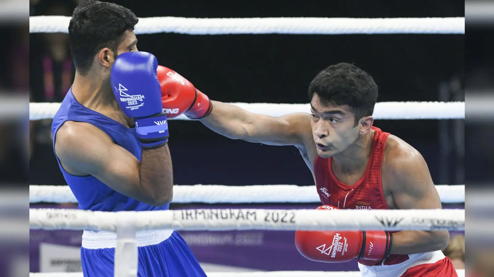 CWG 2022: मुक्केबाजी में शिवा थापा ने पाकिस्तानी प्रतिद्वंद्वी को एकतरफा मुकाबले में हराया