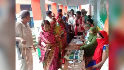 बगहा मं शांतिपूर्ण तरीके से संपन्न हुआ मतदान, 53 प्रतिशत डाले गये वोट