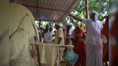 PHOTOS: गया की प्रेतशिला जहां प्रेतों का रहता है डेरा, पत्थर से निकली आत्मा और पिंड लेकर हो गयी वापस..