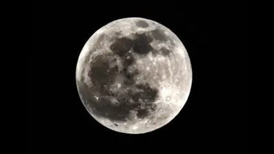 Super Blue Moon: ‘सुपर ब्लू मून’ की चांदनी से जगमगा उठा पटना का आसमान, जानिए इसकी खासियत