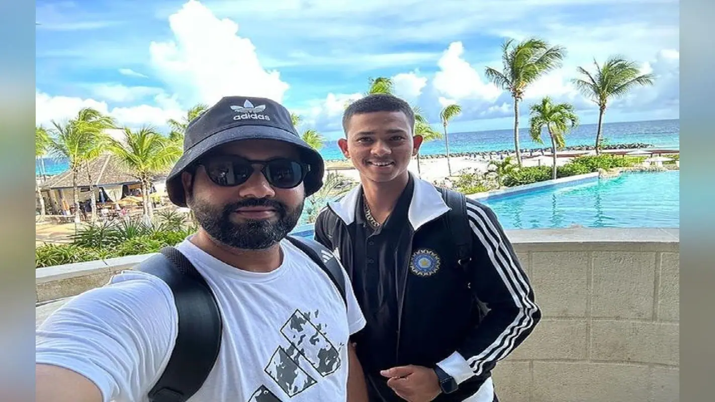 IND vs WI: इस युवा स्टार के साथ वेस्टइंडीज पहुंचे कप्तान रोहित शर्मा, सोशल मीडिया पर शेयर की खास तस्वीर