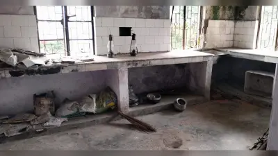बोकारो : एससी-एसटी पुरुष छात्रावास की स्थिति बेहद खराब, यहां रहने से डरते हैं छात्र