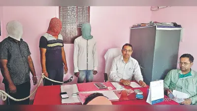 हजारीबाग के पदमा प्रखंड में बालू तस्करों पर पुलिस का शिकंजा, तीन बालू तस्कर गिरफ्तार