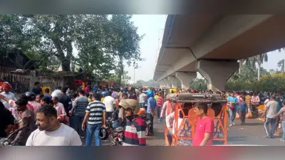 पटना में सजा फूलों का बाजार, हार्डिंग पार्क के सामने सबसे अधिक भीड़, गेंदा फूलों की मांग सबसे ज्यादा