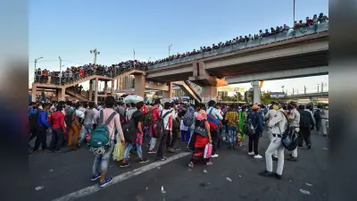 दिल्ली में कोरोना लॉकडाउन ब्रेक होने और पलायन रोकने में नाकाम चार अधिकारियों के खिलाफ एक्शन