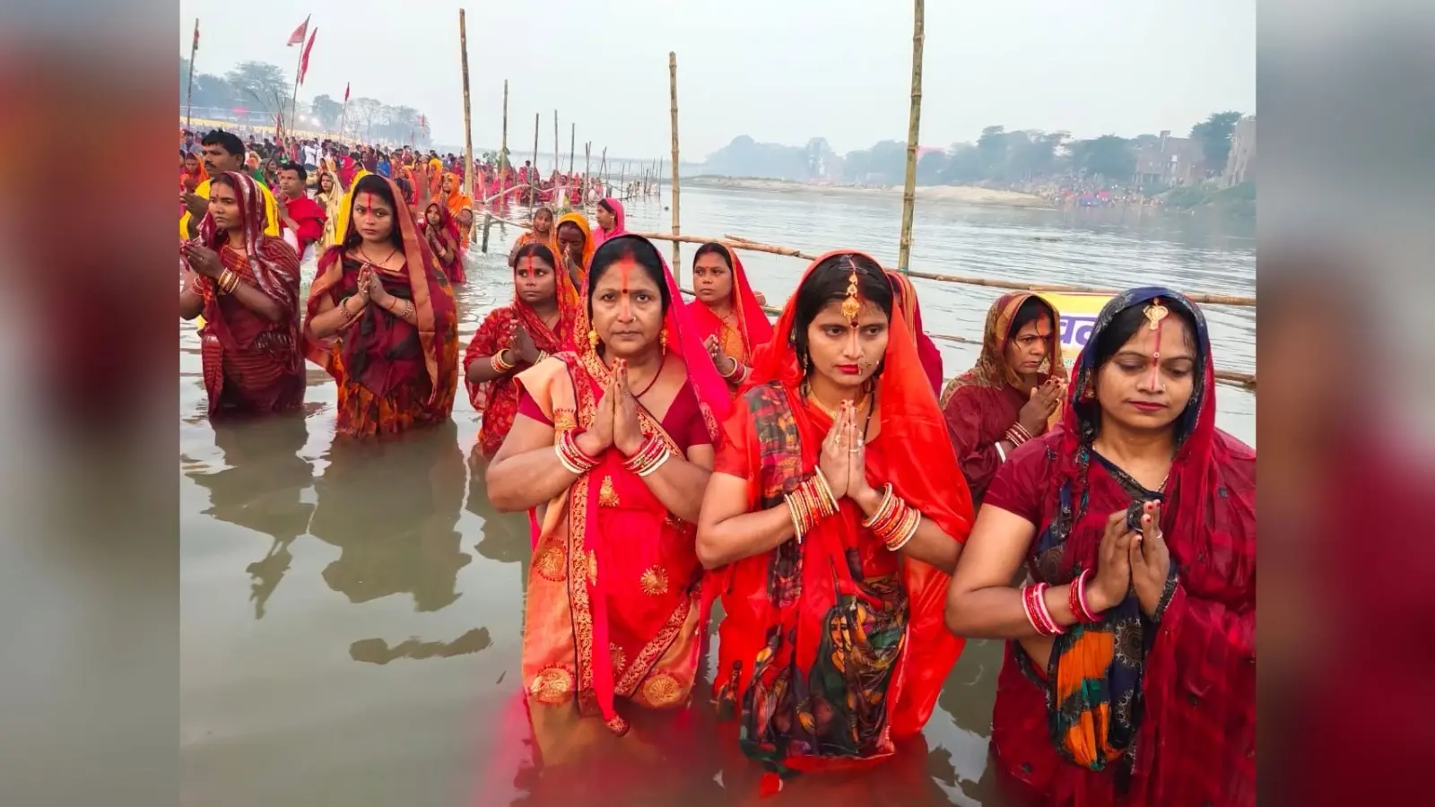 उगते सूर्य को अर्घ के साथ छठ संपन्न, चार दिनों तक आस्था का अनूठा नजारा, कोरोना संकट में भी कायम रहा उत्साह