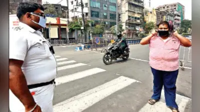 शहर के विभिन्न इलाकों में एक्शन मोड में आयी पुलिस, अब बेवजह घरों से निकलेंगे तो पिटेंगे