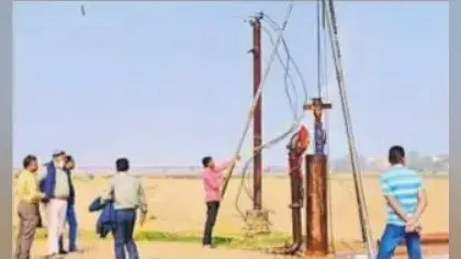 अधिकारी की पहल पर इंजीनियर पहुंचे फल्गु नदी, 15 हजार लोगों तक नहीं पहुंच रहा है बोरिंग का पानी