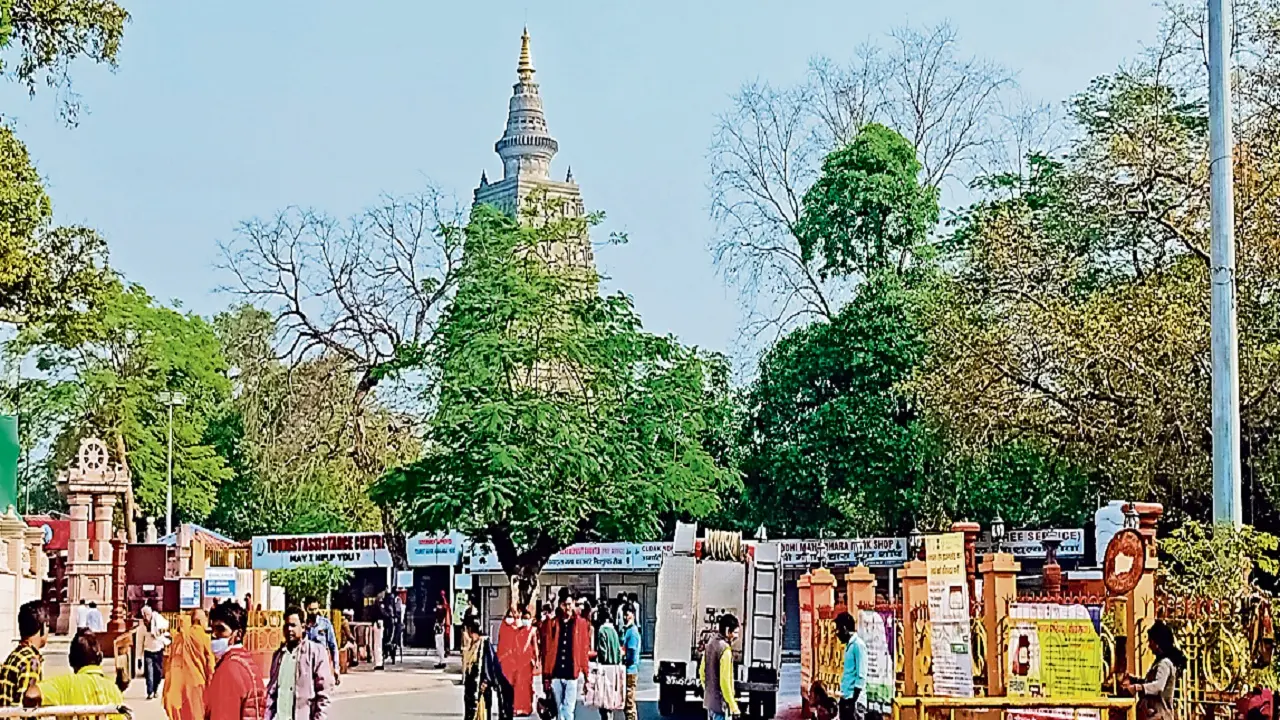 विश्वप्रसिद्ध महाबोधि मंदिर क्षेत्र में उड़ाया ड्रोन, मंदिर परिसर के आंतरिक हिस्से की भी फोटोग्राफी की