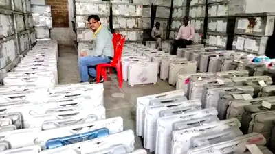 बरेली में सपाइयों का आरोप ‘ईवीएम में दब रहा सिर्फ कमल का बटन’, बरेली कॉलेज में हंगामा, जानें फिर क्या हुआ…
