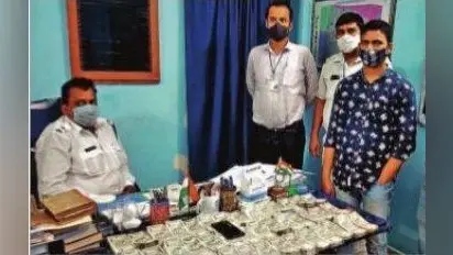 मोचीपाड़ा के बाद अब गिरीश पार्क से 19.95 लाख के बेहिसाबी रुपये जब्त, एक अरेस्ट