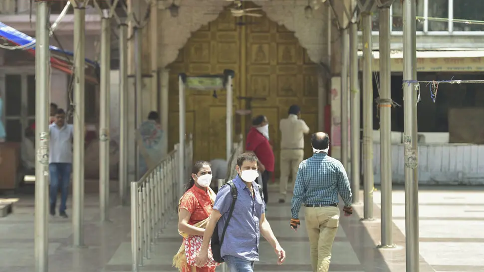 लॉकडाउन के बाद बंगाल में मिली धर्मिक स्थल खोलने की अनुमति, पहले दिन कम संख्या में लोग पहुंचे