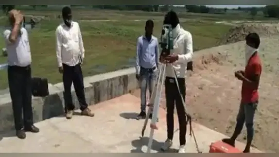बिहार में जमीन घोटाला: नालंदा में भू-माफियाओं ने एक हजार के स्टांप पेपर पर बेच दिये नदी, तालाब और पहाड़