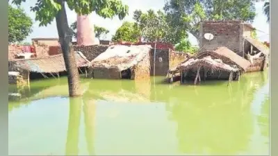 वाल्मिकीनगर बराज से छोड़ा गया पानी, जानें उफनती गंडक ने किन गांवों में बढ़ा दी चिंता