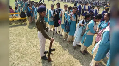 पीयू छात्र संघ चुनाव में मतदान धीमी, लंबी कतार, भीड़ देख लौट रहे हैं कई वोटर