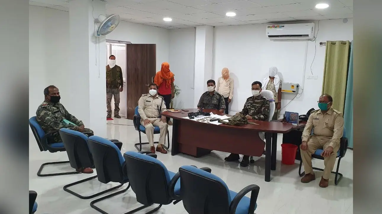 हार्डकोर नक्सली संदीप यादव उर्फ कैला पलामू से गिरफ्तार, दो साथी भी पुलिस की गिरफ्त में