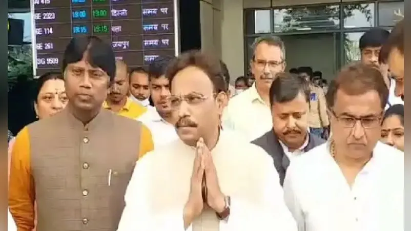 उपचुनाव से ठीक पहले पटना पहुंचे भाजपा के बिहार प्रभारी बिनोद तावड़े, तीन दिन रहकर बनायेंगे रणनीति