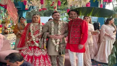 मौलाना तौकीर रजा और समर्थकों की तिरंगा यात्रा में जाने को लेकर पुलिस से नोकझोंक, नदीम तिरंगा लेकर पहुंचे तो…