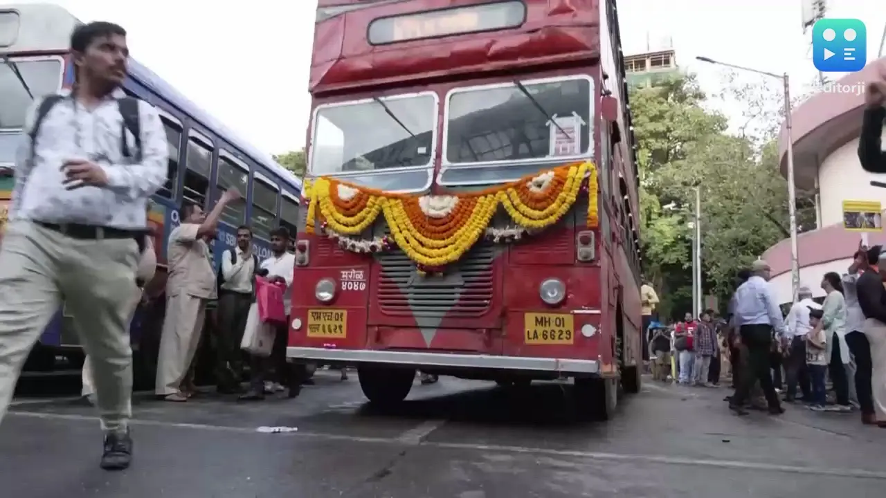 86 साल तक मुंबई की सड़कों पर दौड़ने वाली डबल डेकर बसों को दी गई भावनात्मक विदाई