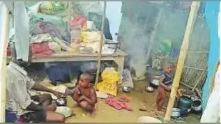 Flood in Bihar : तीन दिन सं नहि जड़लै चूल्ही, फांकि रहल छी बाले-बच्चे चूड़ा-मुरही…बेइंतहा है पीड़ितों का दर्द