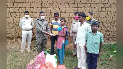नक्सली को मार गिराने वाली आदिवासी बेटी को एसपी ने दिया 21 हजार का इनाम