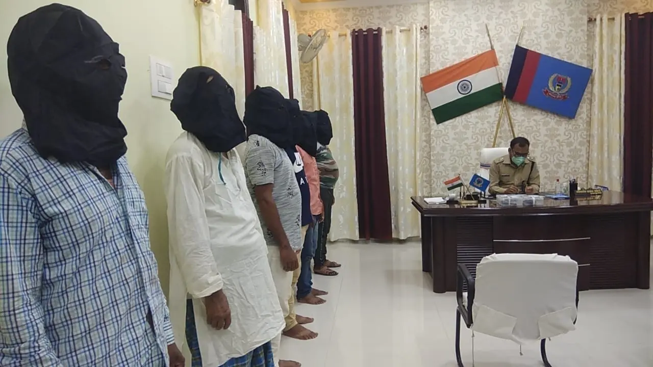 गढ़वा : प्रतापपुर गोलीकांड में शामिल छह अपराधी हथियार के साथ गिरफ्तार