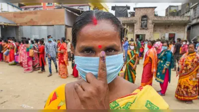 उत्तर 24 परगना और पूर्वी बर्दवान में छिटपुट हिंसा के बीच बंगाल के 4 जिलों की 43 विधानसभा सीटों पर 79.09 फीसदी मतदान