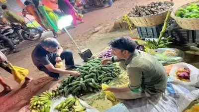 बिहार: बाजार में सब्जी खरीदते दिखे राज्य के सबसे ‘ताकतवर’ आईएएस, ऐसी सादगी की किसी ने पहचाना तक नहीं