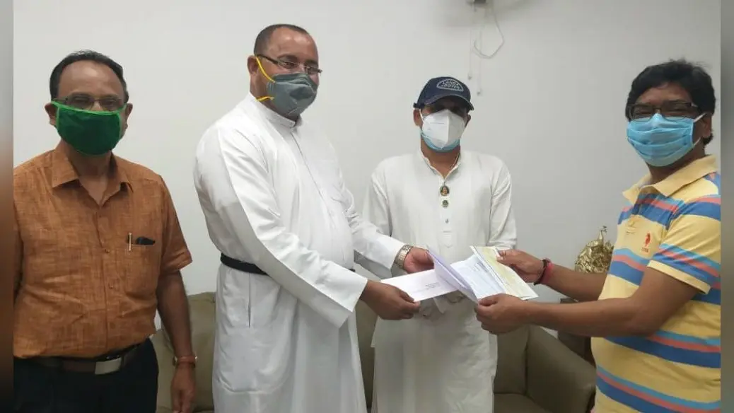 रांची के संत थॉमस स्कूल ने मुख्यमंत्री राहत कोष में दिये 5,00,000 रुपये दान