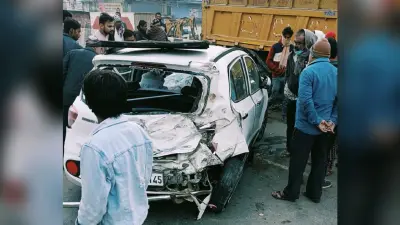 पटना बाईपास पर कार और ट्रक में टक्कर, कार के उड़े परखच्चे