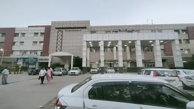 Bihar: पीएमसीएच को वर्ल्ड क्लास का हॉस्पिटल बनाने का काम तेज, नौ मंजिले भवन की छत पर उतरेगा एयर एंबुलेंस
