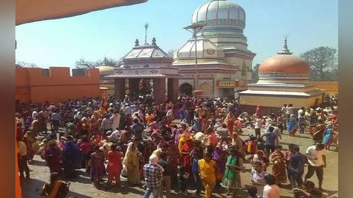महाशिवरात्रि पर बाबा महेंद्रनाथ की जरूर करें दर्शन, जानें घंटी बांधने और पोखर परिक्रमा का रहस्य