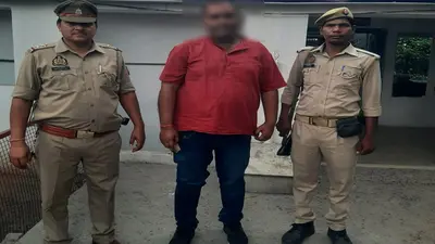 अलीगढ़ पुलिस को मिली बड़ी सफलता, वर्दी पहन कर फर्जीवाड़ा करने वाले दो नटवरलाल गिरफ्तार