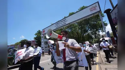 Sri Lanka Crisis: श्रीलंका में ईंधन खत्म, बंद कराये गये स्कूल, ऑफिस आना भी मना