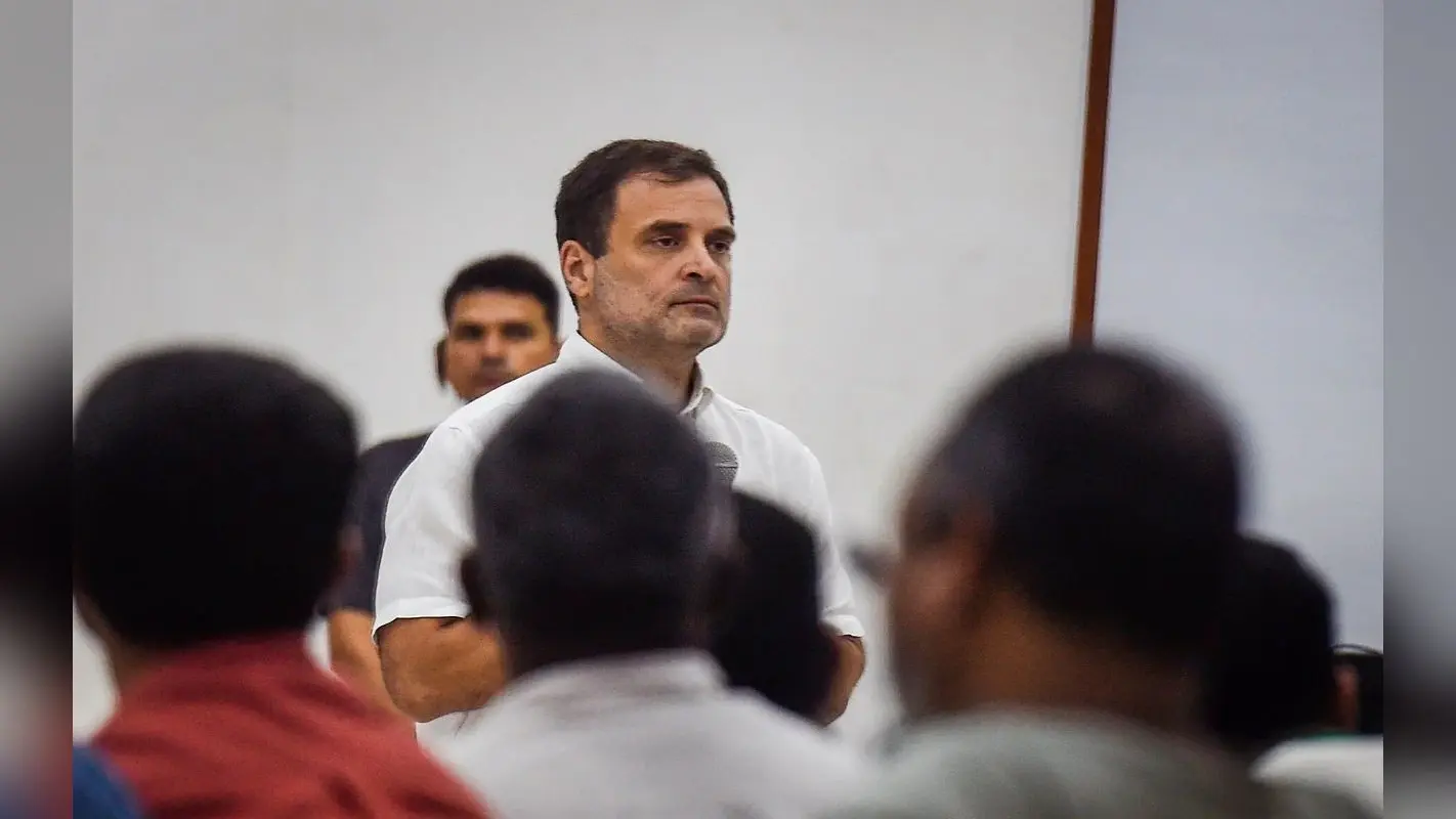 मल्लिकार्जुन खड़गे बोले- कांग्रेस में राहुल गांधी का कोई विकल्प नहीं, अध्यक्ष बनने के लिए बनायेंगे दबाव