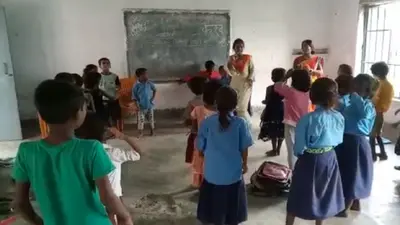 गया की शिक्षिका कविता और गीत के माध्यम से पढ़ा रही मैथ, बच्चों के बीच जमकर हो रही तारीफ